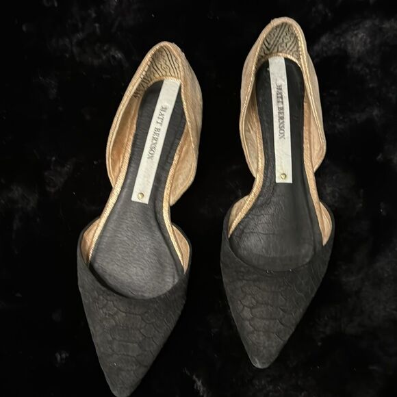 Gorgeous Matt Bernson Leather Flats - Picture 3 of 11